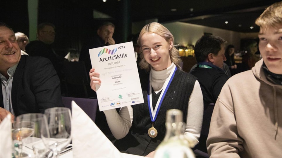 ArcticSkills 2023 i Rovaniemi 20.-21. mars: Ingrid Marika Koskinen Andreassen vant gull i servitørfaget!