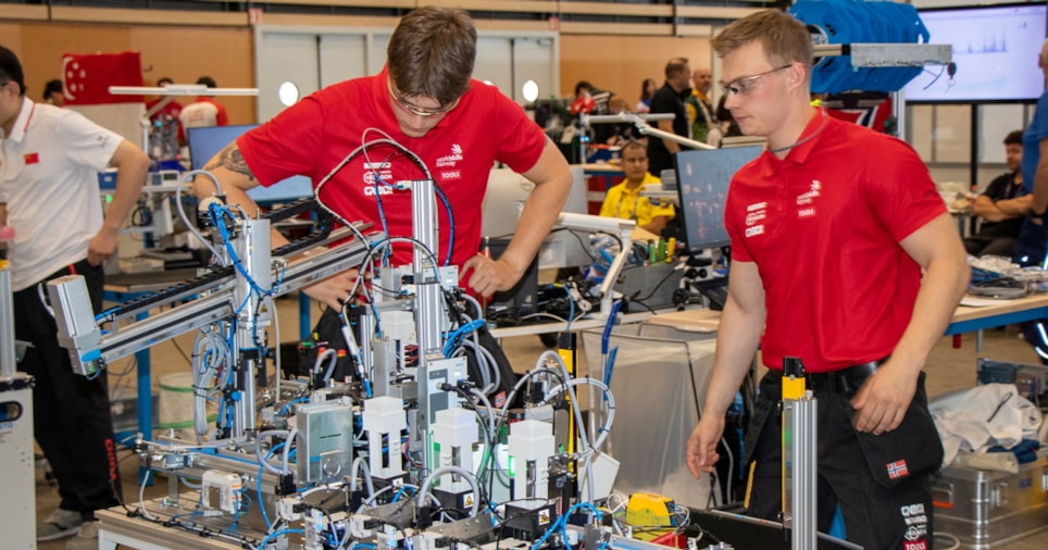 WorldSkills fremheves som en arena hvor unge fagarbeidere kan vise fram ferdighetene sine, men også som en plattform for å styrke globalt samarbeid og utveksling av kunnskap om yrkesutdanning. 